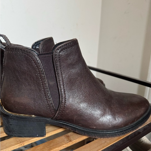 Tori Burch Elegant Dark Brown Leather Ankle Boots - Picture 3 of 5